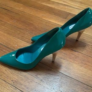 Steve Madden Teal Green pump w Silver Heel.
